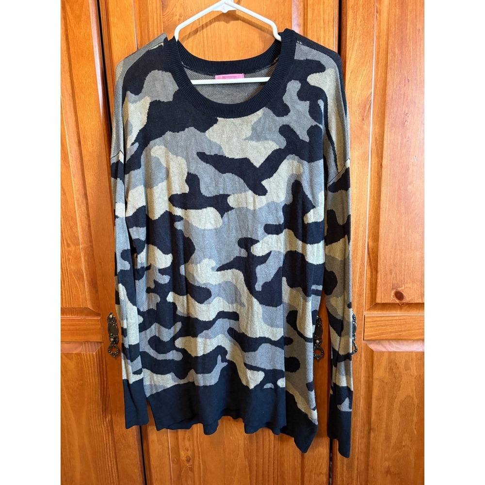 Isaac Mizrahi New York Camo Print Sweater XL Green Black Camouflage Crew Neck
